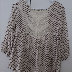 Boho chic patterned blouse